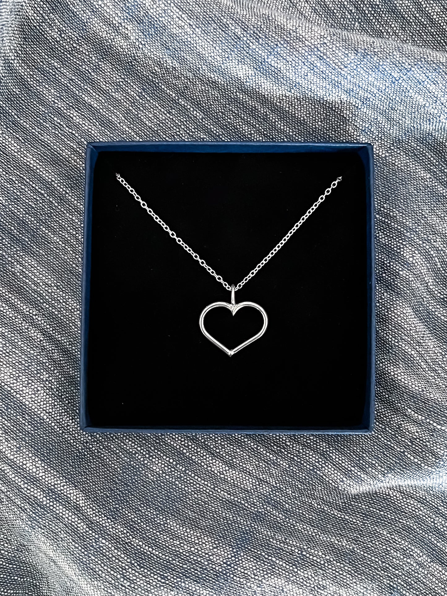 Collier cœur en fil