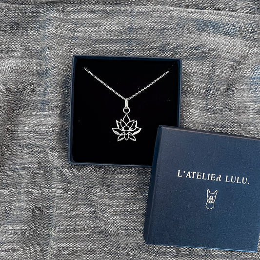 Collier Lotus